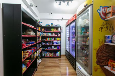 Apartamento à venda com 47m², 2 quartos e 1 vaga Apartamento à venda com 47m², 2 quartos e 1 vagaÁrea Comum - Mini Mercado