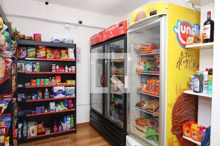 Apartamento à venda com 47m², 2 quartos e 1 vaga Apartamento à venda com 47m², 2 quartos e 1 vagaÁrea Comum - Mini Mercado