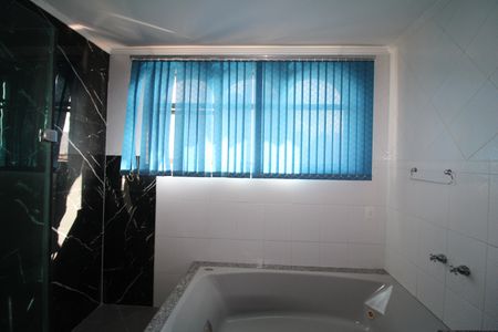 Apartamento à venda com 750m², 3 quartos e 6 vagasQuarto 3 - Banheiro