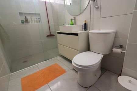 Apartamento à venda com 76m², 2 quartos e 1 vaga Apartamento à venda com 76m², 2 quartos e 1 vagaBanheiro