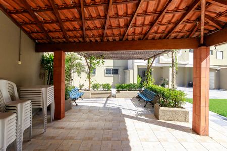 Apartamento à venda com 76m², 2 quartos e 2 vagas Apartamento à venda com 76m², 2 quartos e 2 vagasChurrasqueira