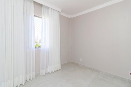 Apartamento à venda com 76m², 2 quartos e 2 vagas Apartamento à venda com 76m², 2 quartos e 2 vagasQuarto 2