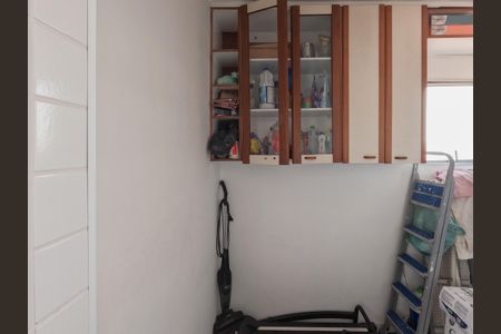 Apartamento à venda com 110m², 3 quartos e 2 vagas Apartamento à venda com 110m², 3 quartos e 2 vagasQuarto de Serviço