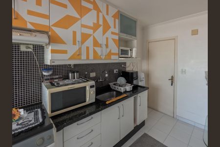 Apartamento à venda com 110m², 3 quartos e 2 vagas Apartamento à venda com 110m², 3 quartos e 2 vagasCozinha