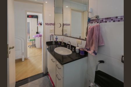 Apartamento à venda com 110m², 3 quartos e 2 vagas Apartamento à venda com 110m², 3 quartos e 2 vagasBanheiro