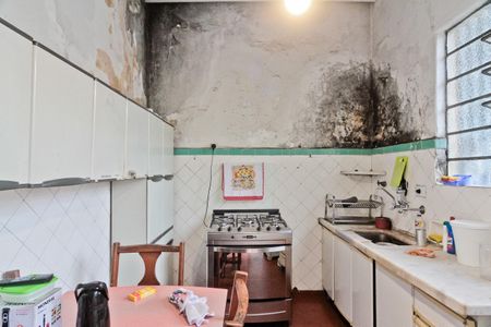 Casa à venda com 270m², 2 quartos e sem vaga Casa à venda com 270m², 2 quartos e sem vagaCozinha