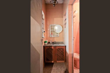 Casa à venda com 270m², 2 quartos e sem vaga Casa à venda com 270m², 2 quartos e sem vagaBanheiro de Serviço