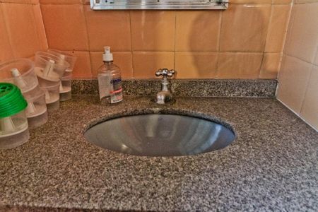 Casa à venda com 270m², 2 quartos e sem vaga Casa à venda com 270m², 2 quartos e sem vagaBanheiro de Serviço