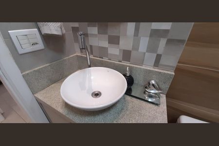 Apartamento à venda com 62m², 3 quartos e 1 vaga Apartamento à venda com 62m², 3 quartos e 1 vagaBanheiro