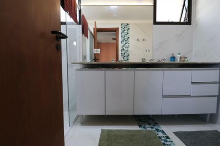 Apartamento para alugar com 138m², 3 quartos e 2 vagas Apartamento para alugar com 138m², 3 quartos e 2 vagasBanheiro Suíte