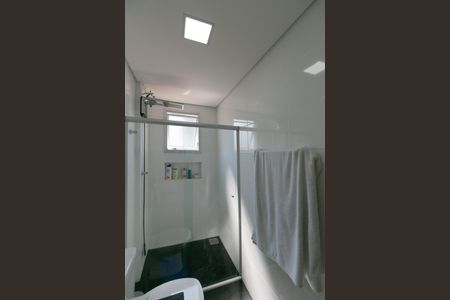 Apartamento à venda com 130m², 4 quartos e 3 vagas Apartamento à venda com 130m², 4 quartos e 3 vagasBanheiro Suite 2