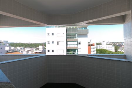 Apartamento à venda com 130m², 4 quartos e 3 vagas Apartamento à venda com 130m², 4 quartos e 3 vagasVaranda