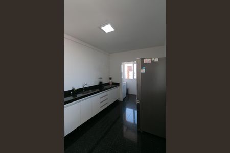 Apartamento à venda com 130m², 4 quartos e 3 vagas Apartamento à venda com 130m², 4 quartos e 3 vagasCozinha