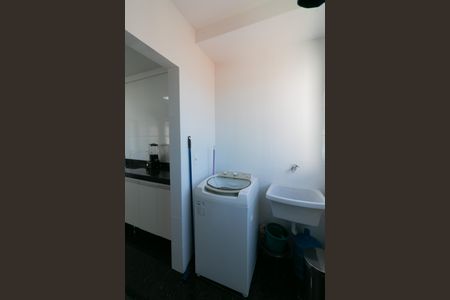 Apartamento à venda com 130m², 4 quartos e 3 vagas Apartamento à venda com 130m², 4 quartos e 3 vagasBanheiro de Serviço