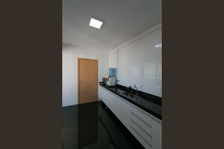 Apartamento à venda com 130m², 4 quartos e 3 vagas Apartamento à venda com 130m², 4 quartos e 3 vagasCozinha