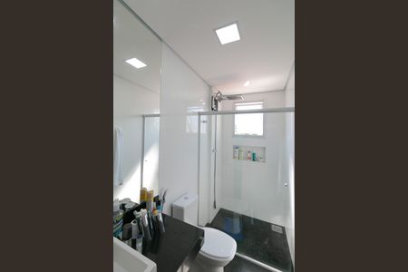 Apartamento à venda com 130m², 4 quartos e 3 vagas Apartamento à venda com 130m², 4 quartos e 3 vagasBanheiro Suite 2