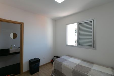 Apartamento à venda com 130m², 4 quartos e 3 vagas Apartamento à venda com 130m², 4 quartos e 3 vagasDeme Suite 2