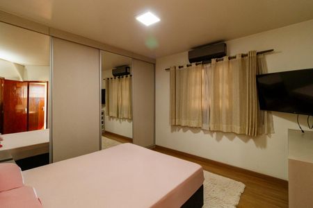 Casa à venda com 236m², 3 quartos e 1 vagaSuíte