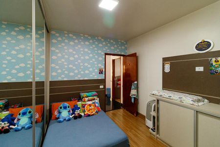 Casa à venda com 236m², 3 quartos e 1 vagaQuarto