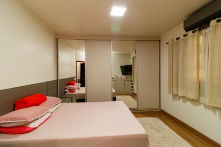 Casa à venda com 236m², 3 quartos e 1 vagaSuíte