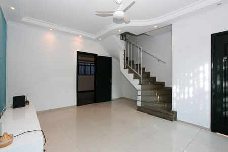 Casa à venda com 300m², 4 quartos e 7 vagasSala 1