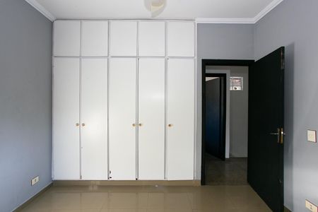 Casa à venda com 300m², 4 quartos e 7 vagasQuarto 2