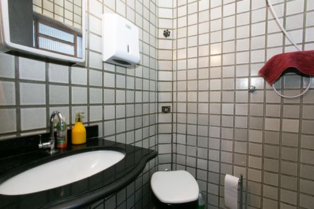 Casa à venda com 300m², 4 quartos e 7 vagasBanheiro 2