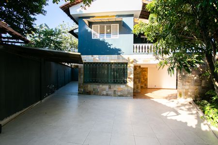 Casa à venda com 300m², 4 quartos e 7 vagasGaragem
