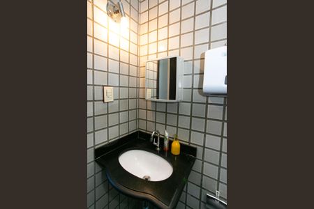 Casa à venda com 300m², 4 quartos e 7 vagasBanheiro 2