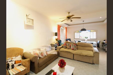 Casa à venda com 300m², 2 quartos e 3 vagasSala