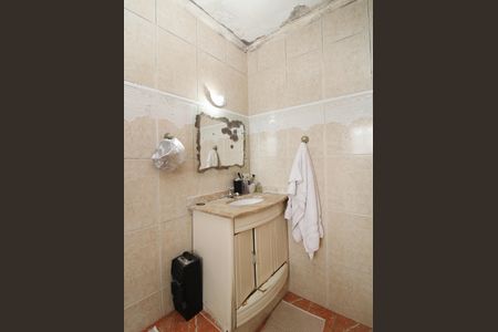 Casa à venda com 300m², 2 quartos e 3 vagasBanheiro Social