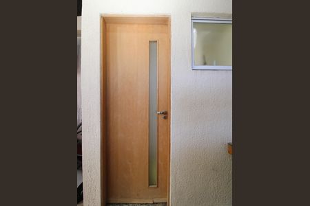 Casa à venda com 300m², 2 quartos e 3 vagasBanheiro de serviço