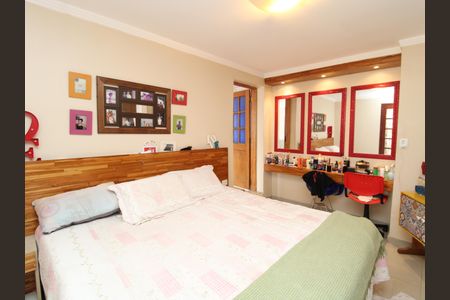 Casa à venda com 300m², 2 quartos e 3 vagasSuíte