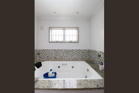 Casa à venda com 300m², 2 quartos e 3 vagasBanheiro da Suíte