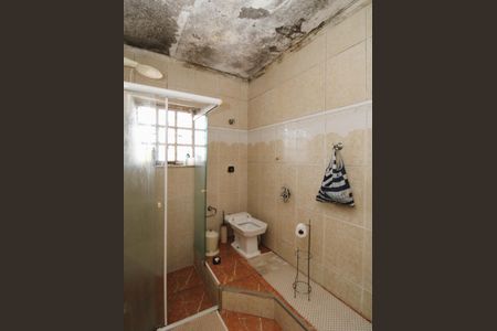 Casa à venda com 300m², 2 quartos e 3 vagasBanheiro Social