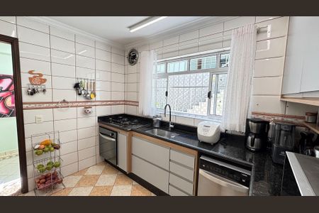 Casa à venda com 200m², 3 quartos e 3 vagas Casa à venda com 200m², 3 quartos e 3 vagasCozinha