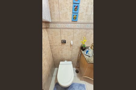 Casa à venda com 200m², 3 quartos e 3 vagas Casa à venda com 200m², 3 quartos e 3 vagasLavabo