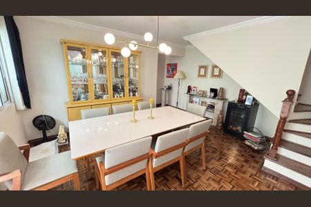 Casa à venda com 200m², 3 quartos e 3 vagas Casa à venda com 200m², 3 quartos e 3 vagasSala de Jantar