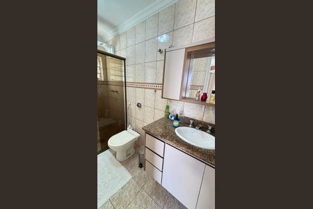 Casa à venda com 200m², 3 quartos e 3 vagas Casa à venda com 200m², 3 quartos e 3 vagasBanheiro da Suíte