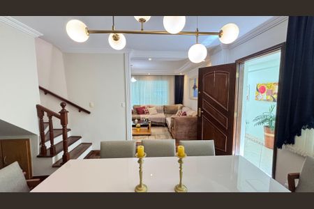 Casa à venda com 200m², 3 quartos e 3 vagas Casa à venda com 200m², 3 quartos e 3 vagasSala de Jantar