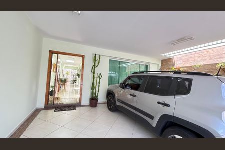 Casa à venda com 200m², 3 quartos e 3 vagas Casa à venda com 200m², 3 quartos e 3 vagasGaragem