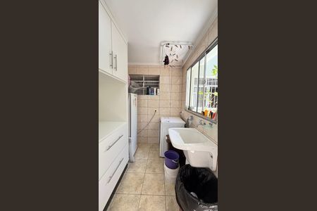 Casa à venda com 200m², 3 quartos e 3 vagas Casa à venda com 200m², 3 quartos e 3 vagasÁrea de Serviço