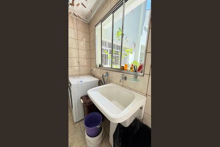 Casa à venda com 200m², 3 quartos e 3 vagas Casa à venda com 200m², 3 quartos e 3 vagasÁrea de Serviço