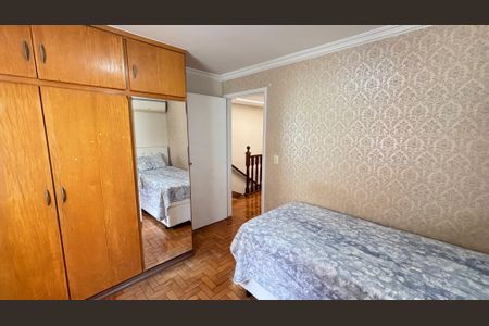 Casa à venda com 200m², 3 quartos e 3 vagas Casa à venda com 200m², 3 quartos e 3 vagasQuarto 1