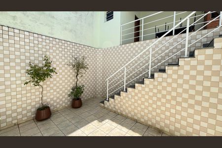 Casa à venda com 200m², 3 quartos e 3 vagas Casa à venda com 200m², 3 quartos e 3 vagasQuintal