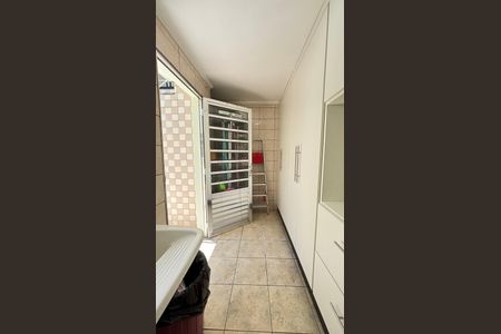 Casa à venda com 200m², 3 quartos e 3 vagas Casa à venda com 200m², 3 quartos e 3 vagasÁrea de Serviço