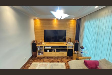 Casa à venda com 200m², 3 quartos e 3 vagas Casa à venda com 200m², 3 quartos e 3 vagasSala