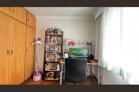 Casa à venda com 200m², 3 quartos e 3 vagas Casa à venda com 200m², 3 quartos e 3 vagasQuarto 2