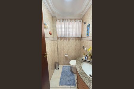 Casa à venda com 200m², 3 quartos e 3 vagas Casa à venda com 200m², 3 quartos e 3 vagasLavabo