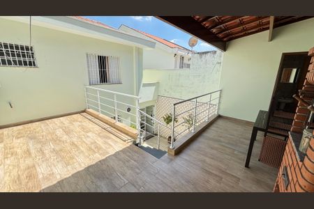 Casa à venda com 200m², 3 quartos e 3 vagas Casa à venda com 200m², 3 quartos e 3 vagasChurrasqueira